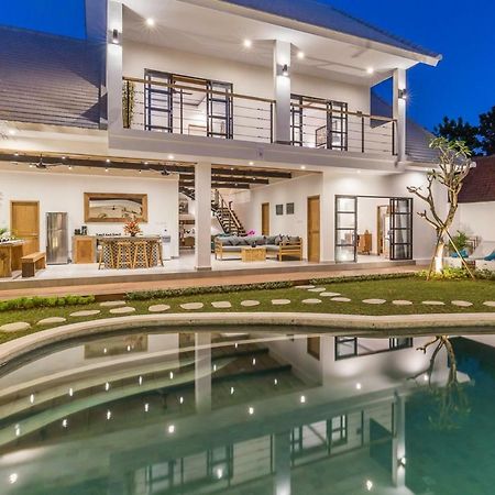 Villa Jamu Семіньяк Екстер'єр фото